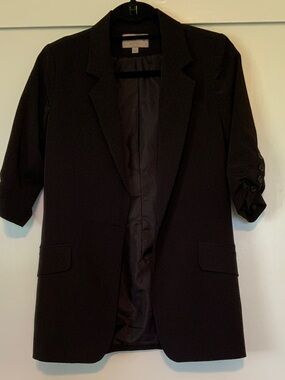 Elizabeth and James Black Lined Blazer Jacket
Beautiful quality